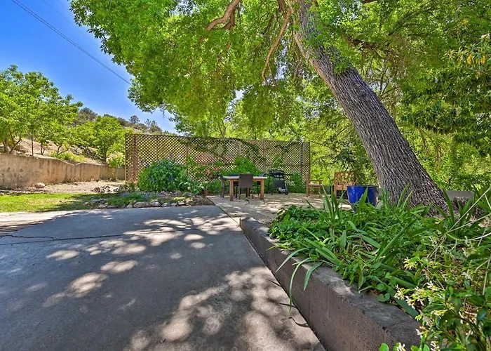 Guest With Patio In Arizona Wine Country Apartment
